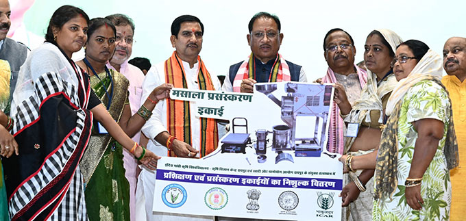 News from Bhopal, Madhya Pradesh News, Heritage, Culture, Farmers, Community News, Awareness, Charity, Climate change, Welfare, NGO, Startup, Economy, Finance, Business summit, Investments, News photo, Breaking news, Exclusive image, Latest update, Coverage, Event highlight, Politics, Election, Politician, Campaign, Government, prativad news photo, top news photo, प्रतिवाद, समाचार, हिन्दी समाचार, फोटो समाचार, फोटो