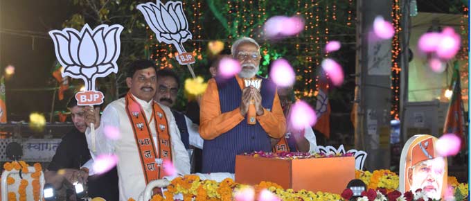 पीएम मोदी ने जबलपुर रोड शो के साथ एमपी में बीजेपी के चुनाव अभियान की शुरुआत की
