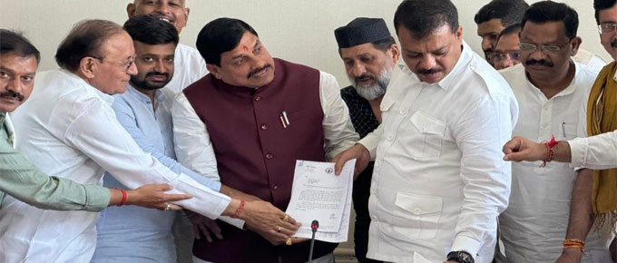 कांग्रेस विधायकों ने मुख्यमंत्री मोहन यादव से की मुलाकात, विकास कार्यों में भेदभाव न करने की मांग