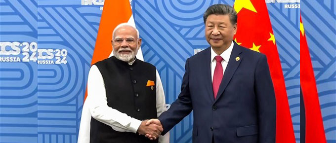 प्रधानमंत्री मोदी ने शी जिनपिंग से कहा: सीमा पर शांति हमारी प्राथमिकता, ब्रिक्स शिखर सम्मेलन में हुई पहली औपचारिक मुलाकात