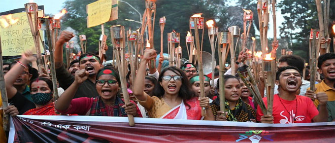 भारत ने बांग्लादेश में हिंदू साधु की गिरफ्तारी पर सवाल उठाए