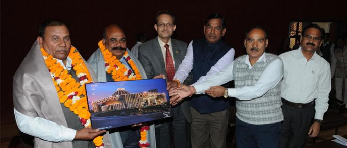 अधिवार्षिकी-आयु पूर्ण कर रहे विधान सभा कर्मियों को विदाई