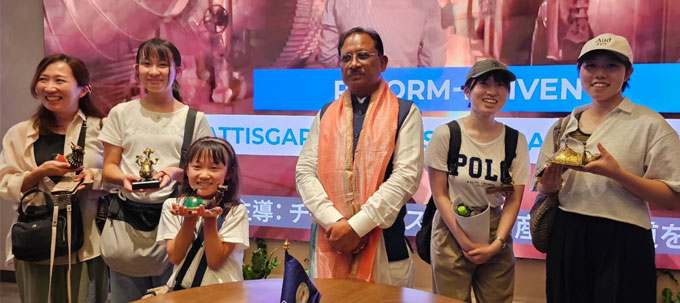 मुख्यमंत्री विष्णु देव साय पहुँचे ‘वर्ल्ड एक्सपो 2025’ का छत्तीसगढ़ पैवेलियन] संस्कृति, उद्योग और निवेश संभावनाओं की झलक ने खींचा अंतरराष्ट्रीय दर्शकों का ध्यान